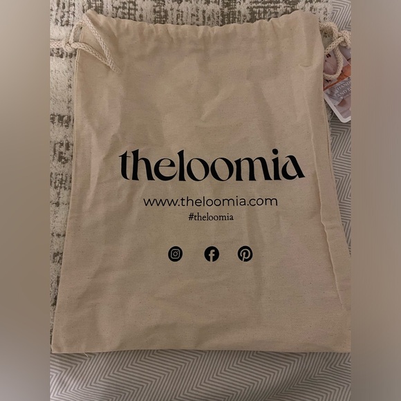 New with tags loomia pillowcase - Picture 4 of 6